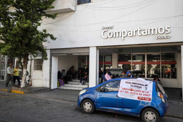En paro, más de 2 mil escuelas