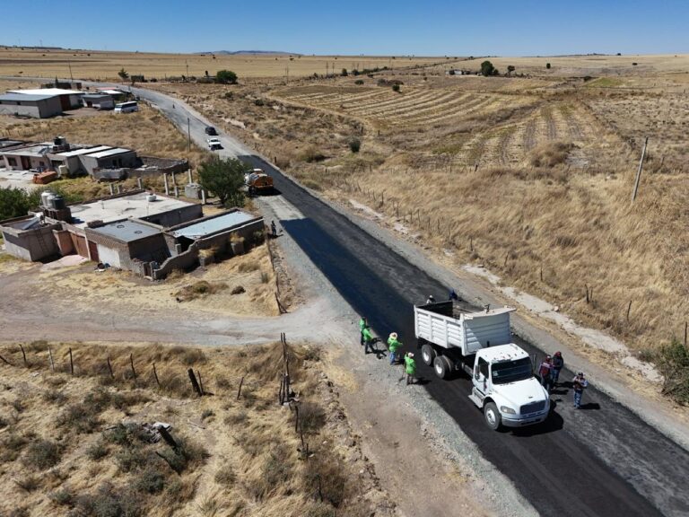 Supervisan rehabilitación de la carretera a Viboritas