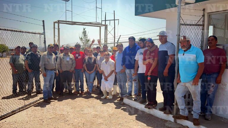 Toman trabajadores el Rastro Municipal