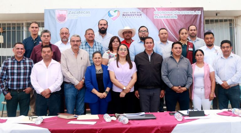 Rinde protesta comité de desarrollo regional