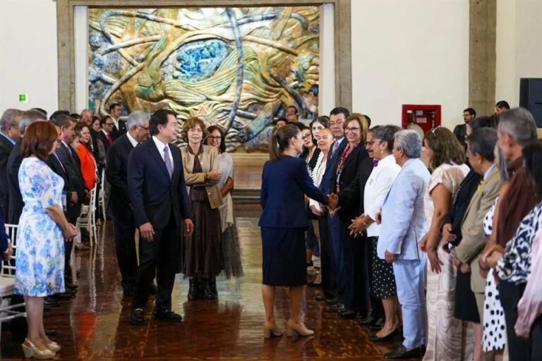 Tras $36 mil millones, SNTE saldrá a acarrear