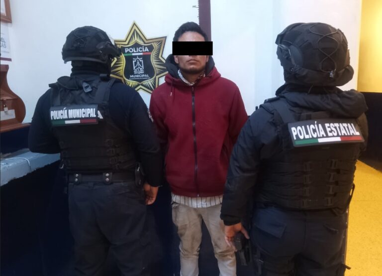 Detiene PEP a dos personas por conducir vehículo robado