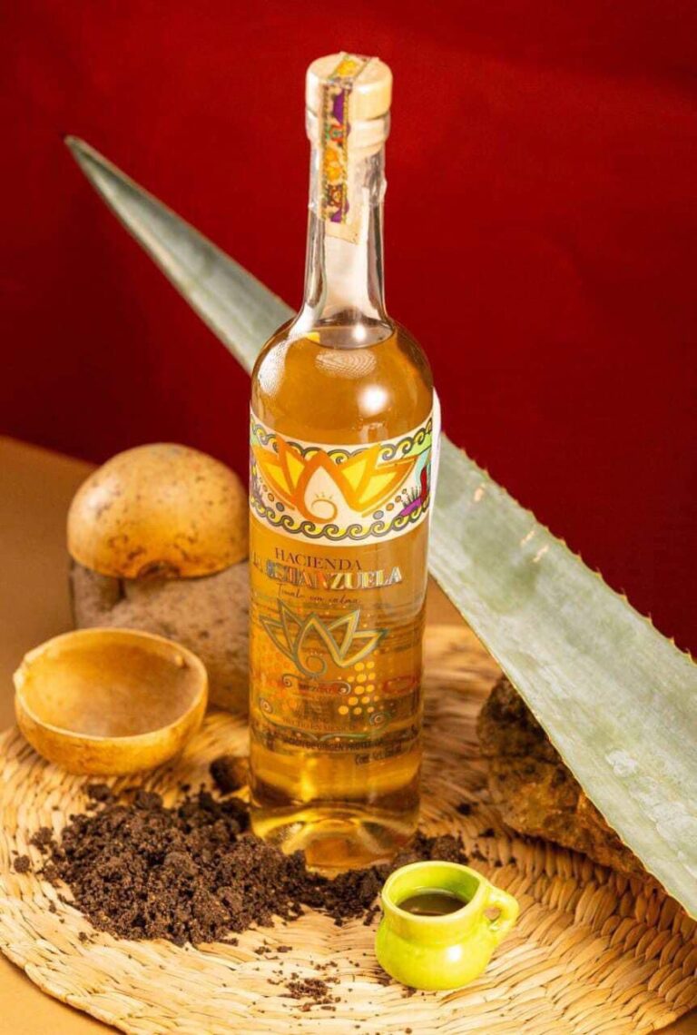 Obtiene el bronce Mezcal Hacienda La Estanzuela