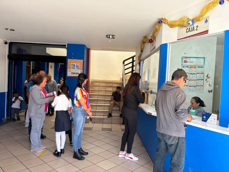 Regulariza Siapasf a 1 mil 200 usuarios