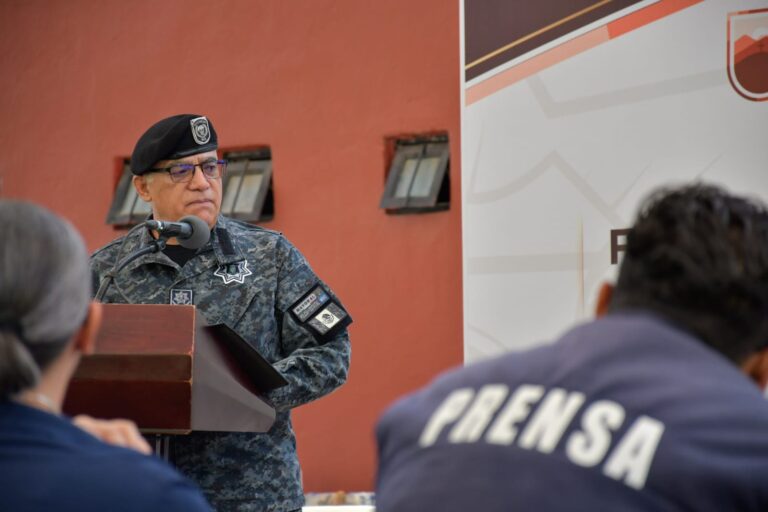 Buscan profesionalización policial con estancia en España