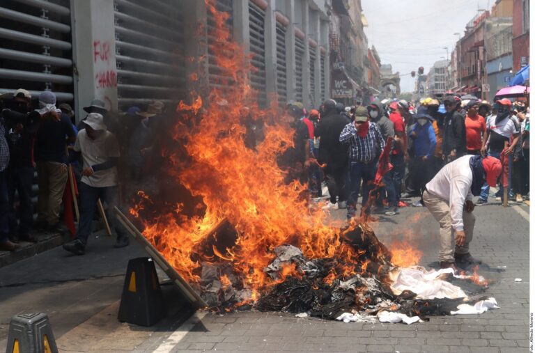 Injustificable, quema en SNTE; maestros perderían apoyo: CSP