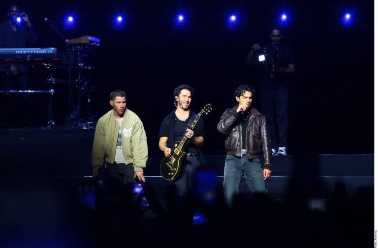 Reducen Jonas Brothers recintos en seis ciudades de EU