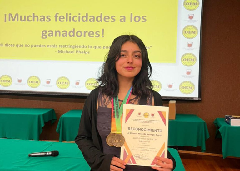 Ximena fue seleccionada para olimpiada matemática en Singapur, necesita un empujón
