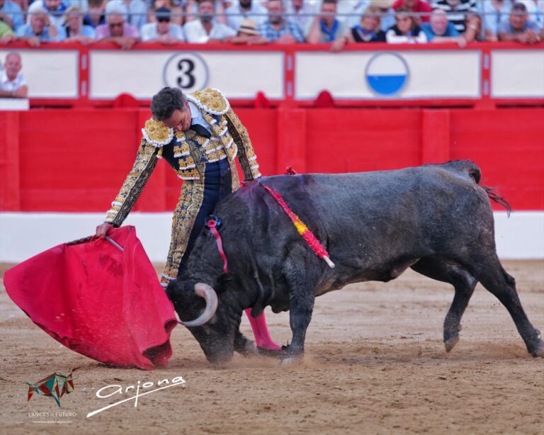 El Cid triunfa en Santander con memorable faena