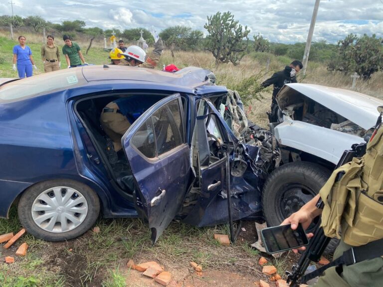 Aparatoso accidente en carretera federal 23; una mujer lesionada