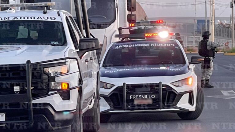 Se registra aparatosa volcadura en la federal 45
