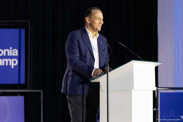 Acusa Polonia a Orbán de llevar «años saboteando» la
