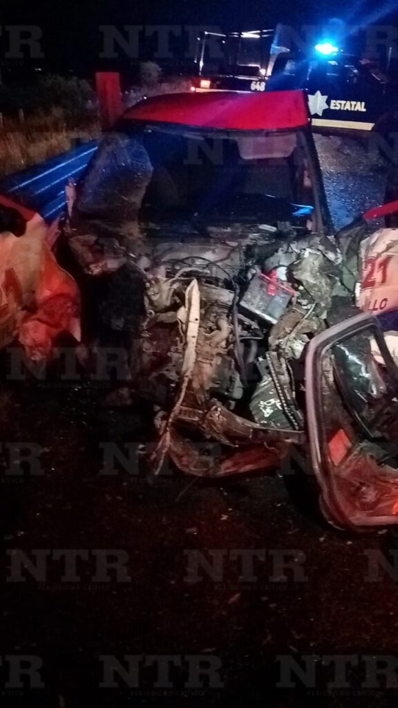 Cuatro personas resultan lesionadas en aparatoso accidente carretero