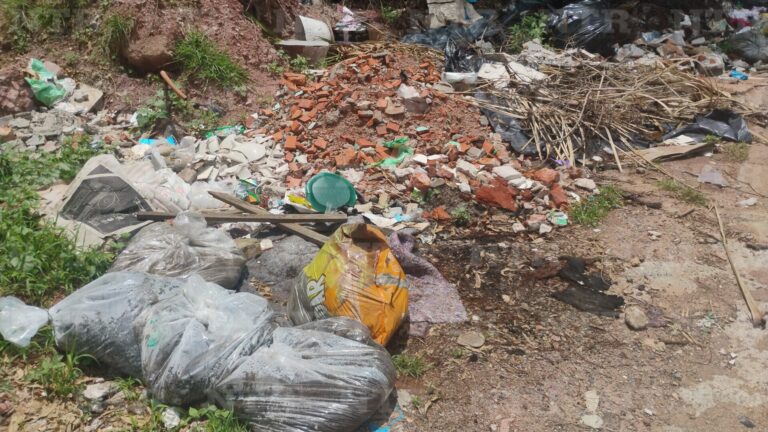 Vecinos exigen solución a problema de basura