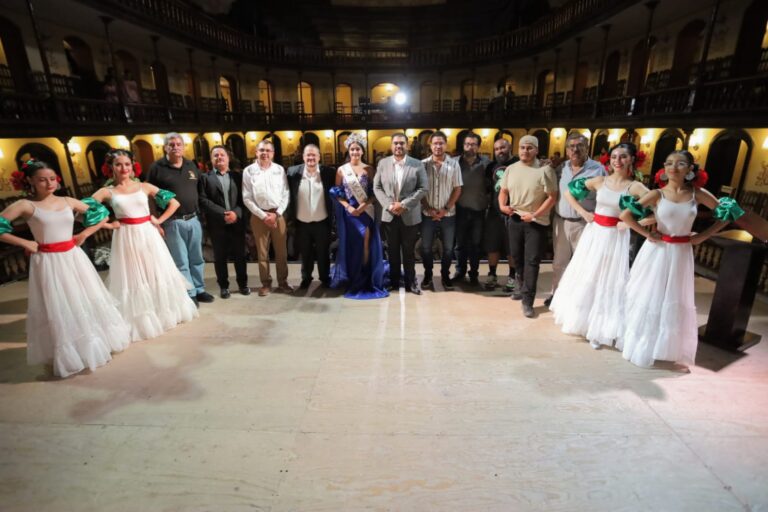 Premian a ganadores del concurso de arracada jerezana