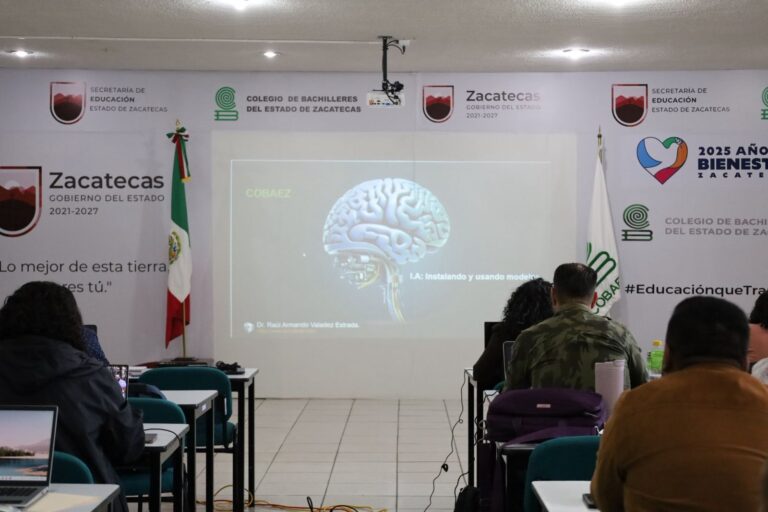 Capacitan a docentes del Cobaez sobre IA