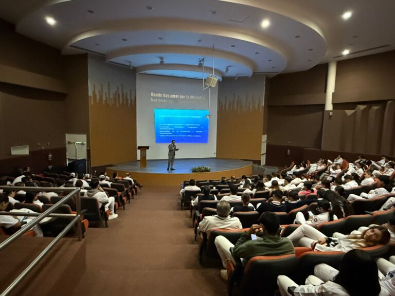 Capacitan a personal de salud en derechos humanos