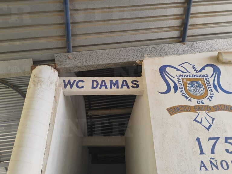 En pésimo estado, baños de la Unidad Deportiva Norte
