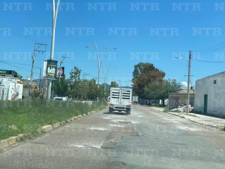 Reportan deterioro en carretera, pese a bacheo, en Jerez