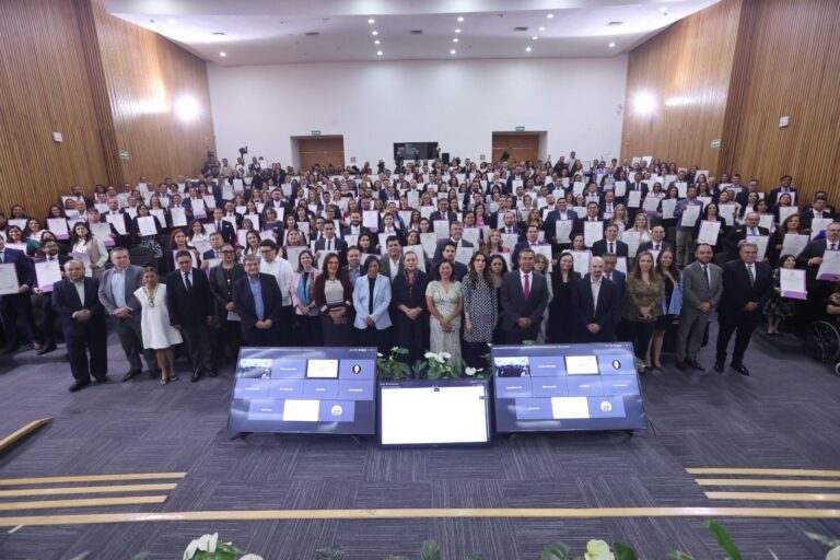 Entrega INE constancias de mayoría