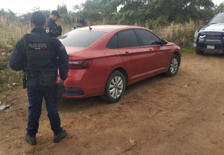 Localizan vehículo robado en Chilitas
