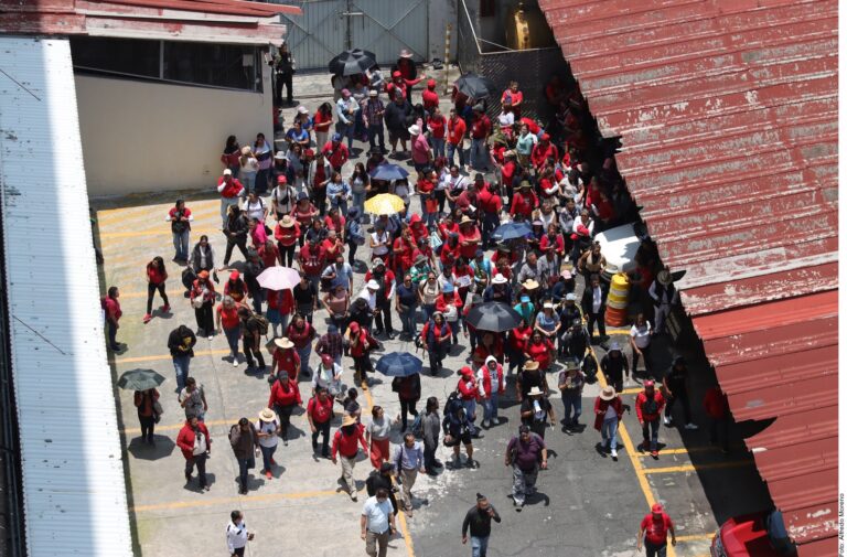 Logra CNTE devolución de 10 mdp; libera edificio de SEP