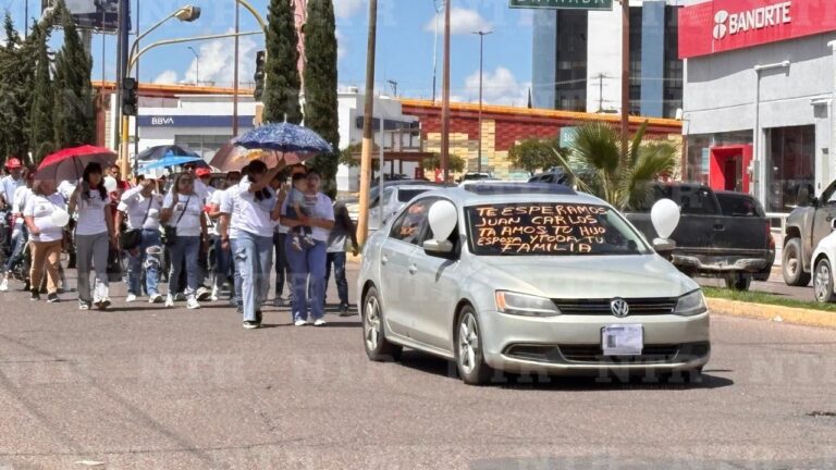 Marchan por la desaparición de Juan Gaytán