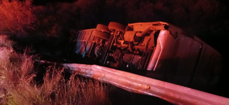 Muere uno y se lesionan 53 tras encontronazo en Durango