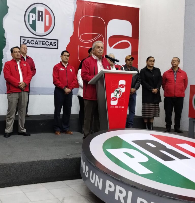 Prepa del PRI no es patito: Olvera