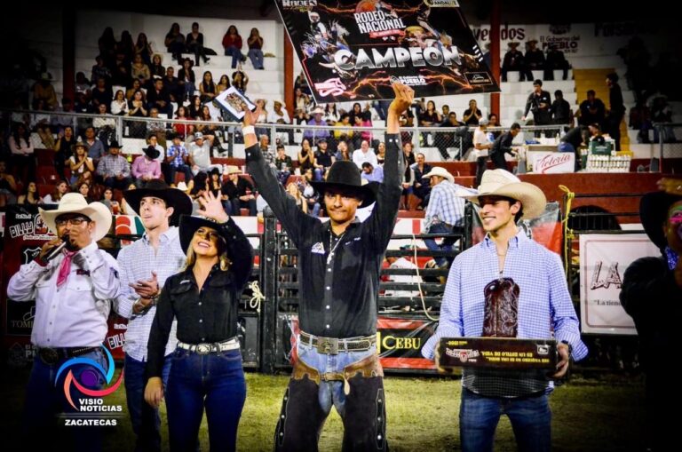 Raudel Zesaty gana Rodeo del Migrante