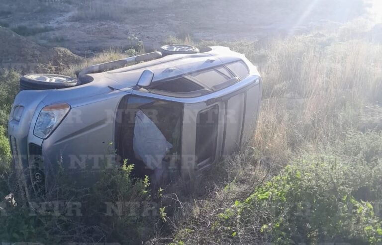 Se sale del camino y vuelca en la 54