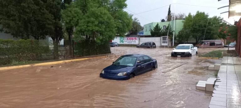 Tormenta arrasa con Río Grande
