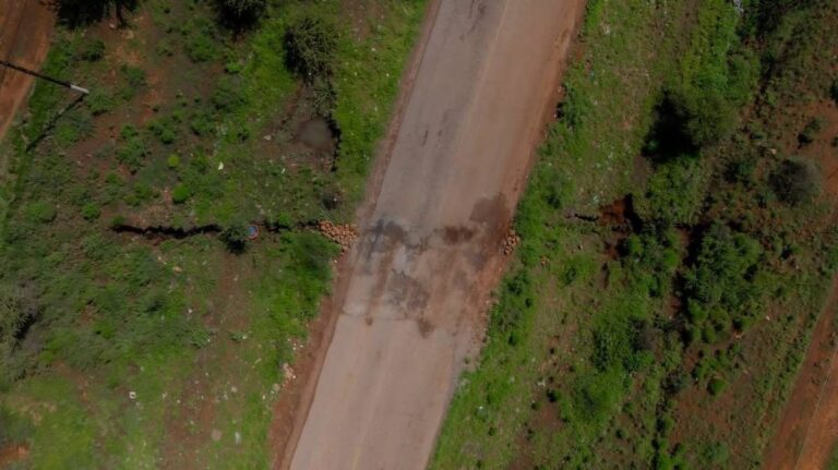 Vuelca camioneta antes de llegar a San José de Lourdes