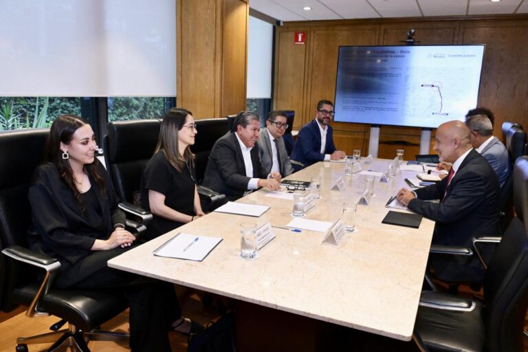 Da mantenimiento Centro SICT a carreteras federales