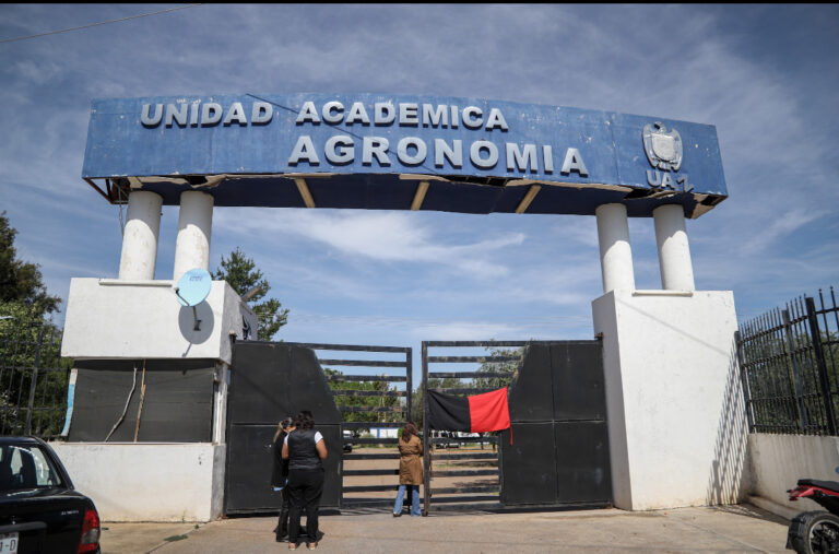 Reanudan clases en escuela de Agronomía