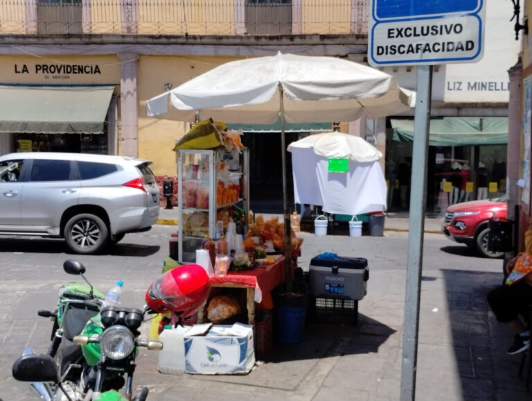 Ambulantaje es por crisis: López de Lara