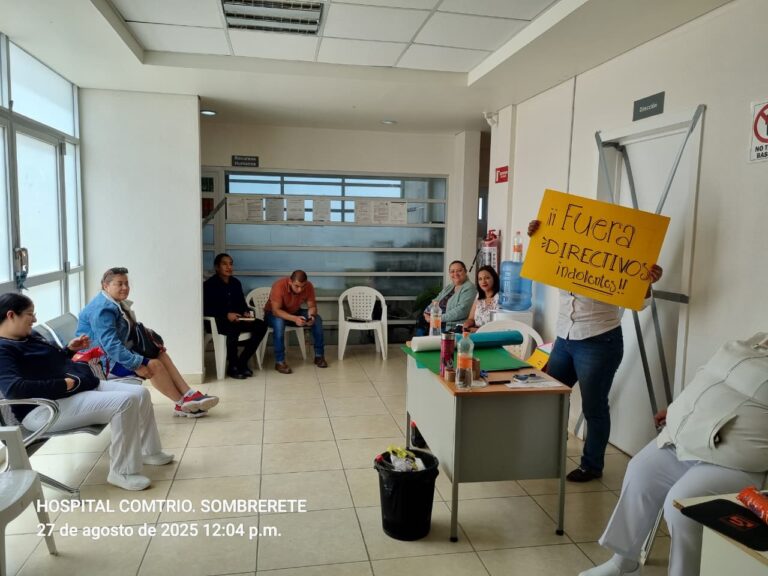 De brazos caídos, en Hospital Comunitario de Sombrerete