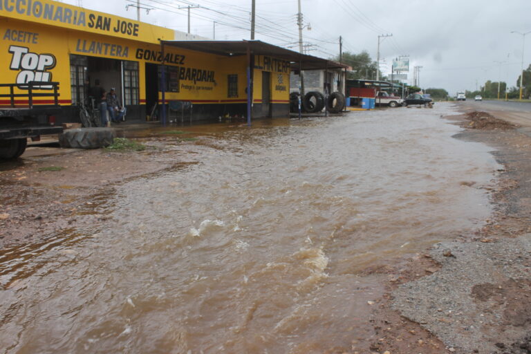 Demandan en Santa Lucía un sistema de drenaje