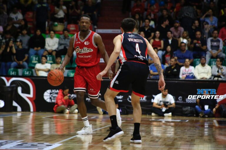 Entre polémica, Mineros divide su serie