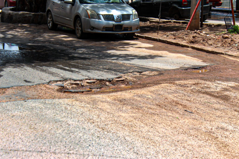 ‘Florecen’ baches en zona conurbada