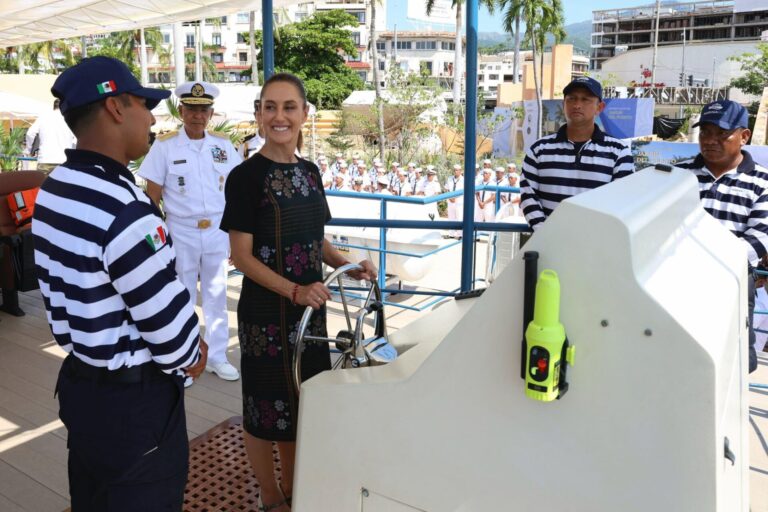 Inaugura Sheinbaum el ‘Marinabús’ de Acapulco