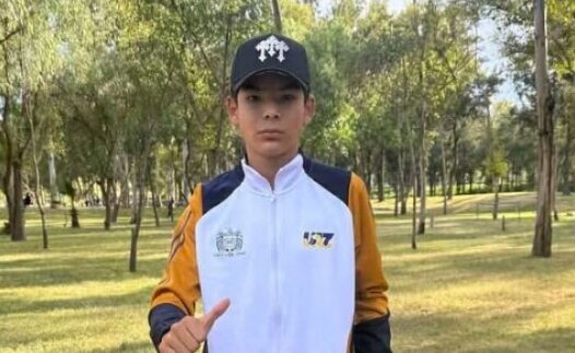 Israel Serna se acerca a Rayados