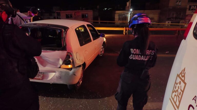 Chocan tres sobre bulevar metropolitano