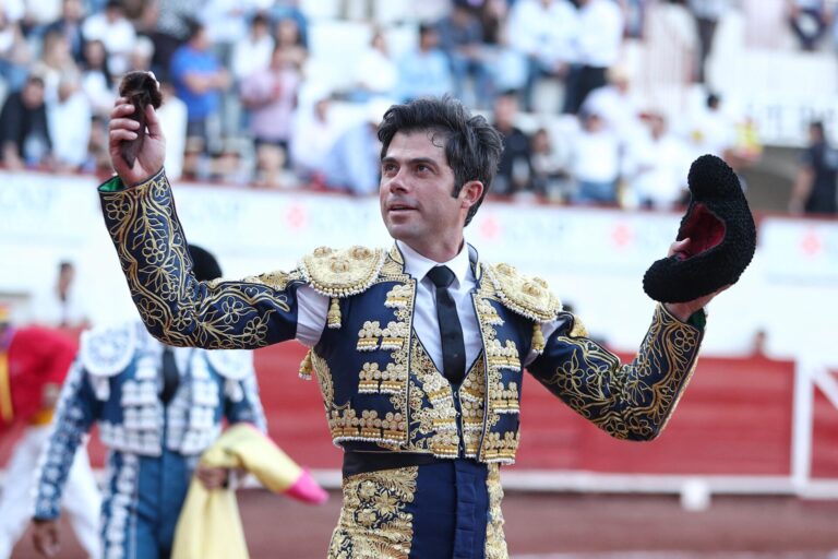Dos orejas y una salida a hombros en la Segunda Corrida de la Vendimia en Aguascalinetes