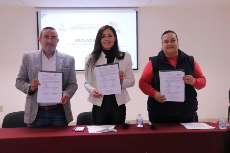 Firman convenio CDHEZ y Centro de Integración Juvenil