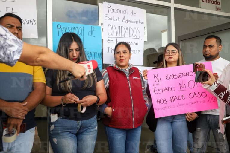 Protesta personal del Hospital de la Mujer