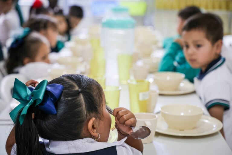 Inauguran comedor escolar en Miguel Auza