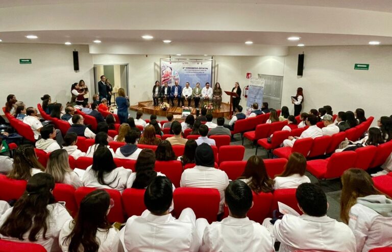 Intercambian información de fármacos y equipos médicos en congreso estatal