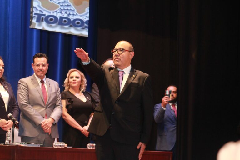 Ofrece Ángel Román disculpa e inclusión