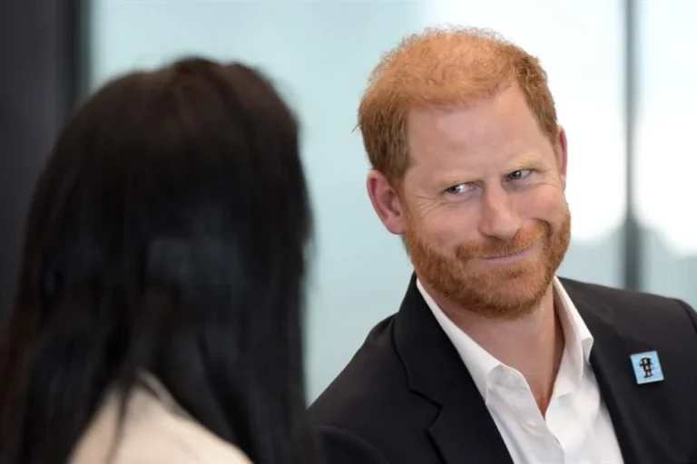 Promete Harry guardar silencio de su cita con Charles III